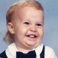 EfeOneyou's profile picture. 