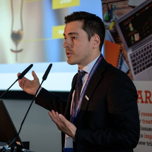 MD FEBU. robotic surgeon, urologist @ San Giovanni Hospital, Rome. Robot, Lap and techs 🤖. ⛷ 🥊 📖 🎣 🏀 @Uroweb EUSP member. WMO, RnotE