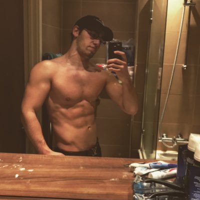 henryableson's profile picture.