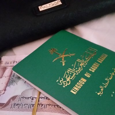 اسعد نفسك بأن تبحث عن الجانب المشرق في كل موقف بحياتك،تعلم من المواقف الصعبة دروس وعبر، لا تطيل الوقوف عند المشكلة بل ابحث عن حلها