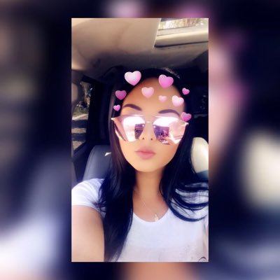 ceci_mabraganis's profile picture. 3 3