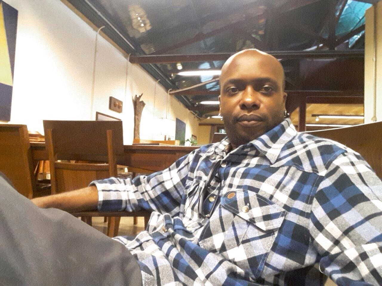 PraxedeEduardo's profile picture. Design de Interiores / MBA em Gestão de Negócios Imobiliários /
Estudante de Arquitetura e Urbanismo.