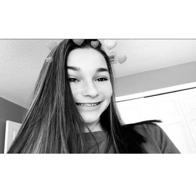 madiisyyn's profile picture. I only love my dog and my kit-kats I’m sorry 🤪