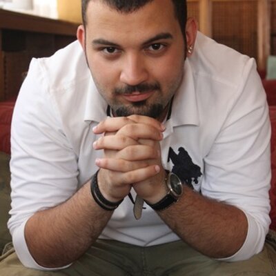 anilertem's profile picture. İnsan ancak bütün masalları aynı kefeye koyup elinin tersiyle ittikten sonra özgürleşir.