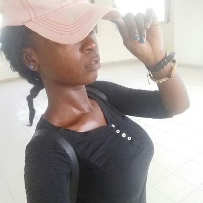 CorineR8's profile picture. God_lover | BI data analyst 📊• Design et dev un peu ✌🏾