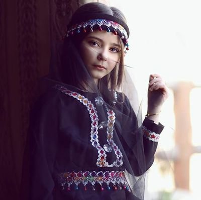 أحلم بوطن منذ صغري صنعته بمخيلتي، وطنآ حلوآ ، يشبه أمي ، عظيمآ مثل أبي ، متحدآ كأخوتي ، لايفني ولا يضعف ، تحكمه شريعة الله ودين محمد 💮،