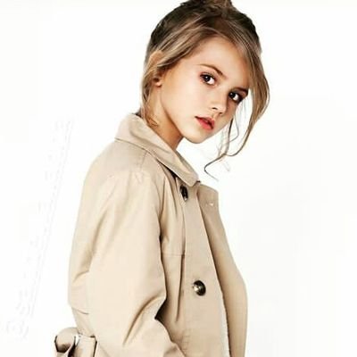 ChloeLCharms's profile picture. Hija de Luna Lovegood... Ravenclaw💙 Primer año en Hogwarts Patronus: Gatito🐈
#PotterCharms