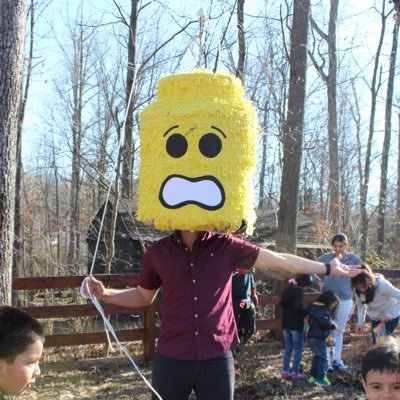 VincentoooooO's profile picture. Father. Student. Certified vampire.