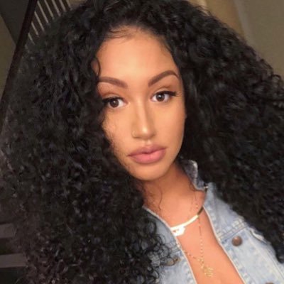 Charlne26904288's profile picture. 