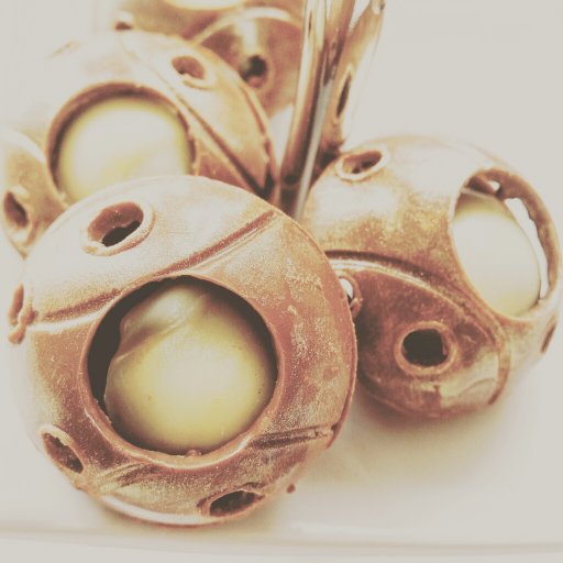 We are passionate about Chocolate in the most healthy way. It's Guilt free. It's delicious. It's free of added sugar. It's what we give to chocolate lovers!!!