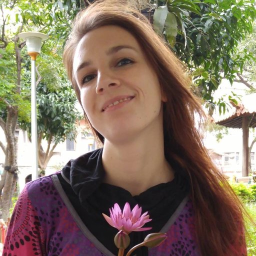 Johanna Rupprecht: Freelance artist, mad scientist, problem solver, gamer~
#Conceptart and #Illustration for #games and #animation.

⭐ https://t.co/uhRXRRs95H ⭐