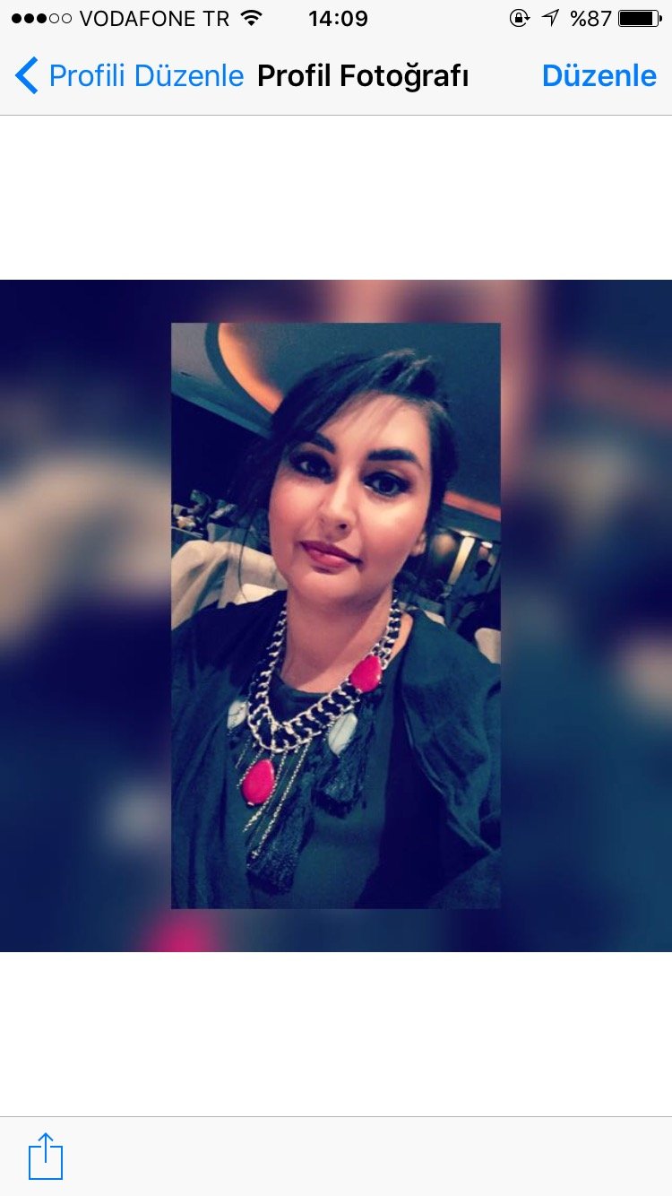 grafik tasarımcı, bir de pastacı, yengeç burcu, dolayısıyla aşırı duygusal.