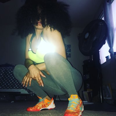 an intelligent beauty with a fit booty 🤭