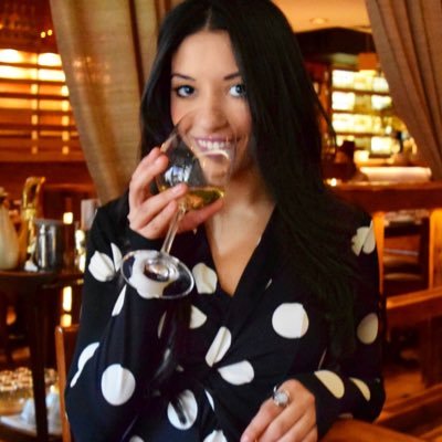 Official Twitter of MoodFashionFood. On the hunt for the best places to eat and the hottest fashion trends! https://t.co/kylgf0q8et