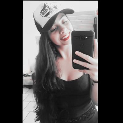 Técnica em enfermagem💉, fã de futebol⚽️, gremista💙, escorpiana🦂.