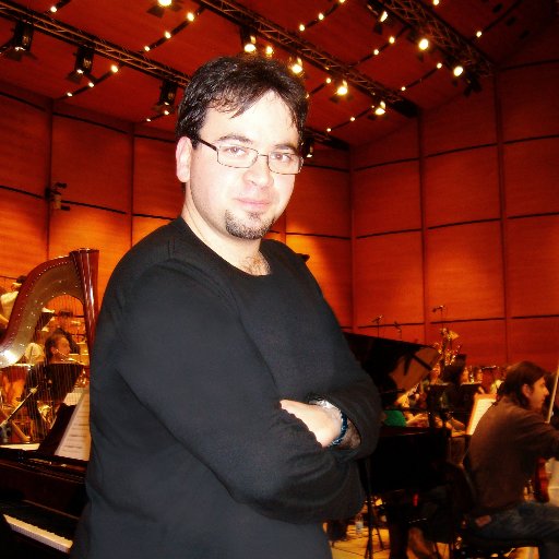 Antonio Di Iorio is a Los Angeles based award-winner composer for Flm, TV and Concerts.