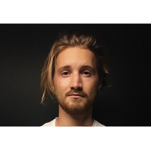 hu__ms's profile picture. 