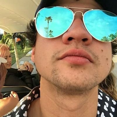 eu tô aqui pra seguir todo mundo, dar RT no fixado, divulgar o q me mandam na dm, votar etc QUE COMECEM OS JOGOS