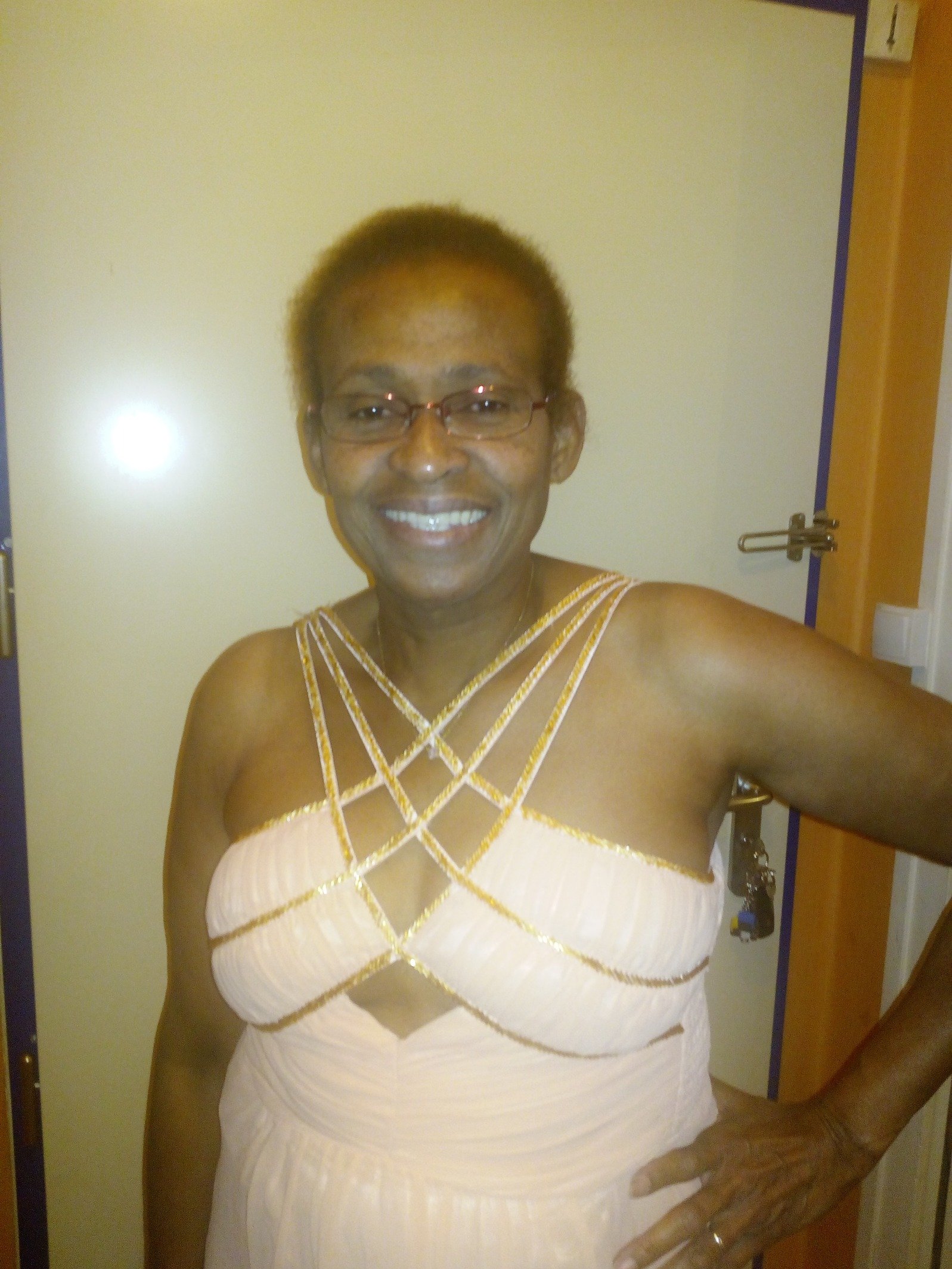 elise_viviane's profile picture. 