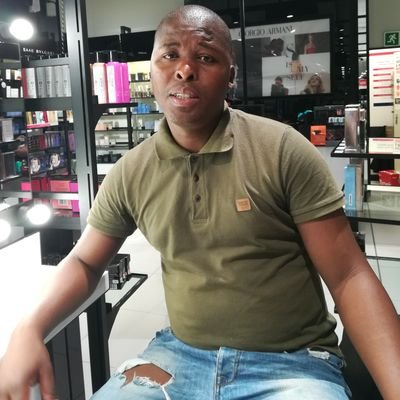 cliffordpetje's profile picture. For some reason I don't own a degree but I have to be seen as a successful man like it or not!