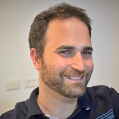 העולם בידיים שלך. תשטוף אותן לעיתים תכופות בבקשה, אחרת זה דוחה.