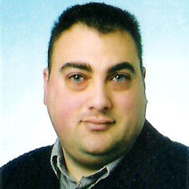 Io realizzo servizi Fotografici e Videografici particolari, per sole Femmine. Creo questionari per ricerche di mercato.