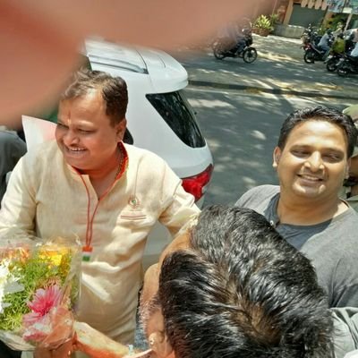 Gurubhramha guru vishnu guru devo maheshwara guru sakshaat param brahma tasmai shree gurubhyo namah
