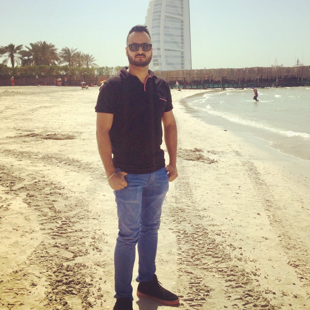 Graduate EE Engineer from Plymouth University UK. Extrovert, traveller and love networking. International Recruitment Manager at ApplyBoard 🇨🇦