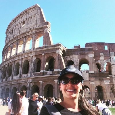 mujer soñadora, Bogotana, creyente en Dios y amante de la buena música.... vivir para contarlo