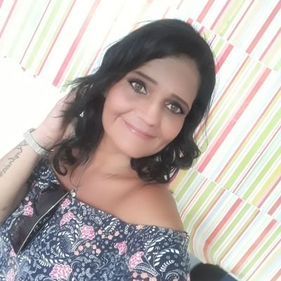 Licenciatura em Letras/Literaturas;Téc. em enfermagem. Gosto de todo tipo de arte. Sou inteligente, sagaz e de bem com a vida!