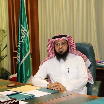 عضو هيئة التدريس بجامعة الملك عبدالعزيز أقرأ في كل بحر وأختار مايناسبني، أعشق المنطق والأدب، والرياضيات تخصص وعشق. التواصل الشخصي عبر alsulami@kau.edu.sa
