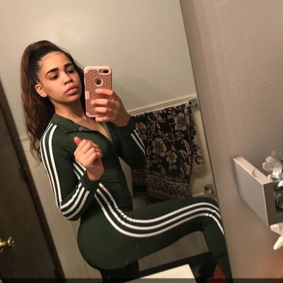 Proudskinny_'s profile picture. 