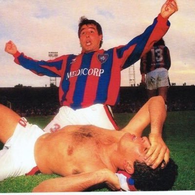Socio y socio refundador del Club Atlético San Lorenzo de Almagro. Siempre Maradona. Divididos/Sumo.