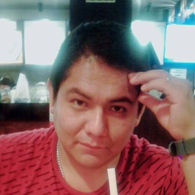 Cristiano, músico, amante de la literatura y el fútbol, hincha a muerte del Sport Boys y la selección peruana.