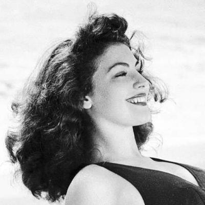 Laraiaral's profile picture. 