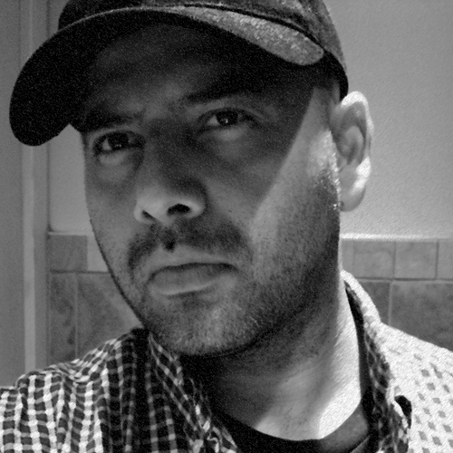 jersoncito's profile picture. Fui un niño curioso y un adolescente feliz. Hoy no dejo mis libros favoritos, mis casetes de Silvio y mis cartas viejas.