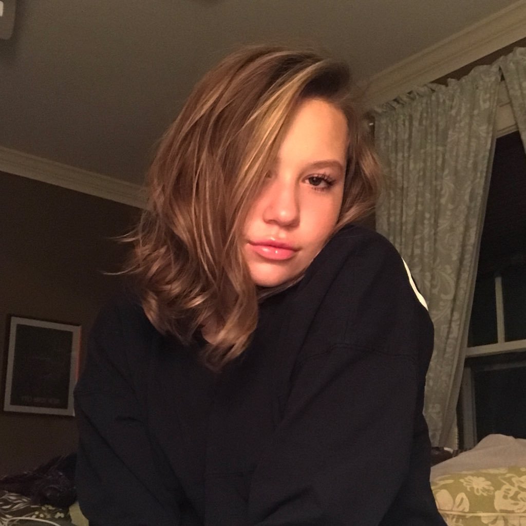 EmmaSQuill's profile picture. Em