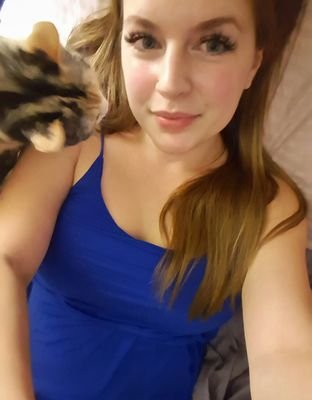 DaniellaDethy's profile picture. 😢😢Vraiment très difficile de trouvé l'amour de sa vie 😢😢😢  j'espère être aussi heureuse un jour 😢😢 je suis une personne de valeur qui ce fait respecté