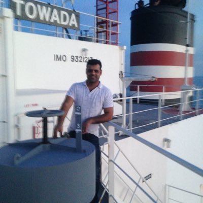 mvikasm's profile picture. simple and straight-forward person