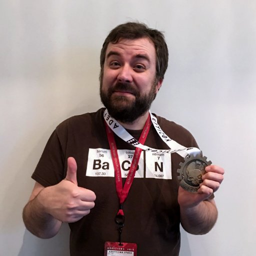 graphiste / graphic designer / bacon lover / tweet in english about wargaming/ in french for the rest