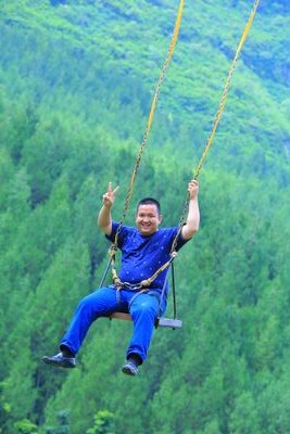 NurkholishH's profile picture. “Layang-layang melayang tinggi bukan karena terbang bersama angin, melainkan karena melawannya” 
(Winston Churchill)