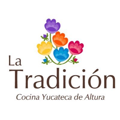 La Tradición fue creada en Merida, Yucatán desde 1990, y a partir de 2017 abre una barra de antojitos yucatecos en el Mercado Parian Condesa en CDMX