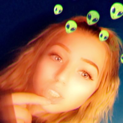 Allie🌻 lil rave baby ✨ PLUR🌈 just living life with my love 🌺💕 IM A FUCKIN WAIST BENDER 😂