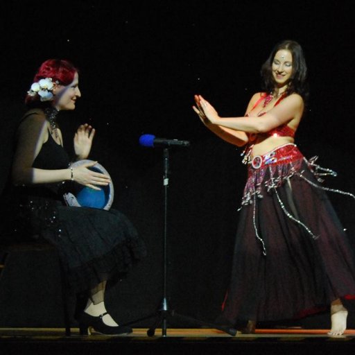 Bellydance, Flamenco, Burlesque & darabuka teacher.