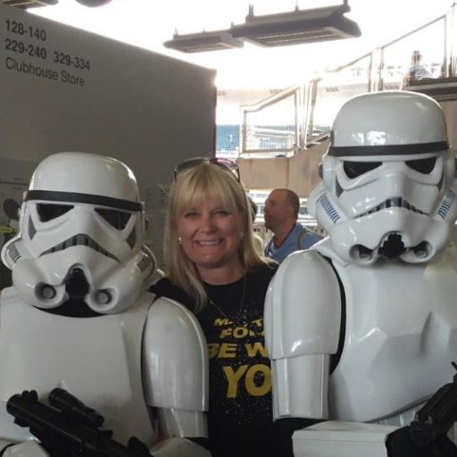 Mom, wife, Big Dog lover, MN music fan, avid reader, yogi, boater, Jedi Knight, and world traveler