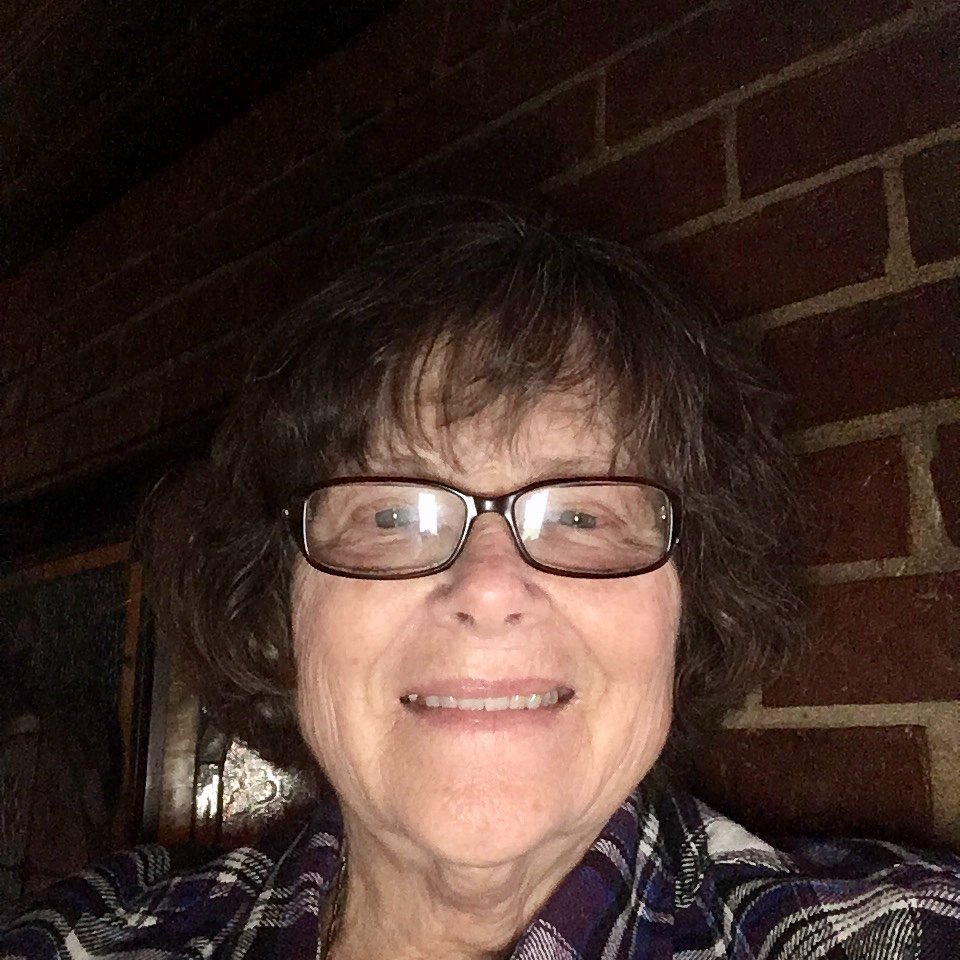 Retired widow who loves Georgia, Grand and great-grandchildren,travel,genealogy,and cooking.