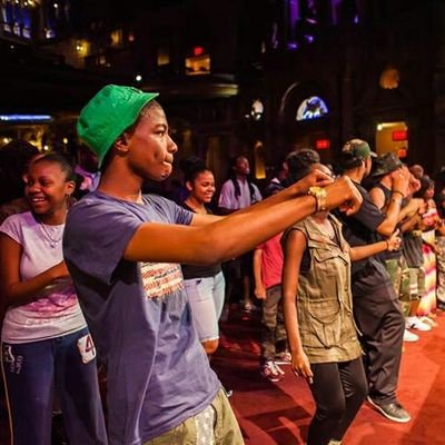 BrooklynNY33's profile picture. There is no reason 4 u 2 Follow, all i do here is Scroll, Retweet & Hold in my Pee