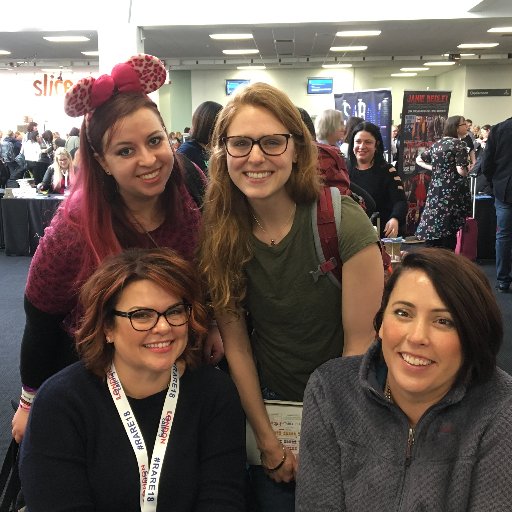 liatof's profile picture. Reading #romance and kicking ass. Run by @dani_reviews (The Faerie Queen) with help from The GingerSnap. #bookblogger