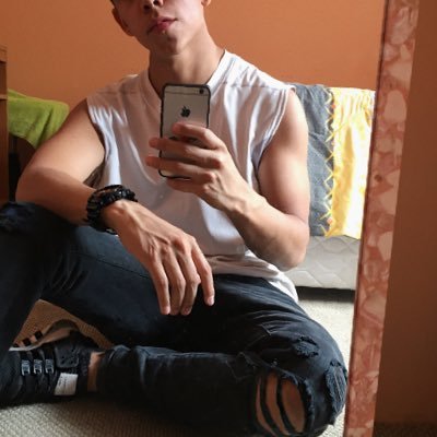 SebasDeLaHozz's profile picture. INHALE THE FUTURE - EXHALE THE PAST -