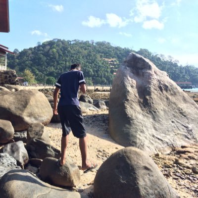 fahimamsyar's profile picture. .